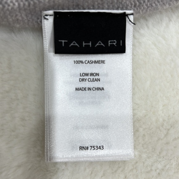 TAHARI 100% CASHMERE LIGHT GREY HAT - Picture 3 of 3